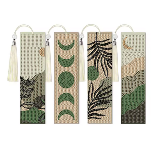 Marcador de Páginas de Pintura com Diamantes - Lua e Folhas Verdes